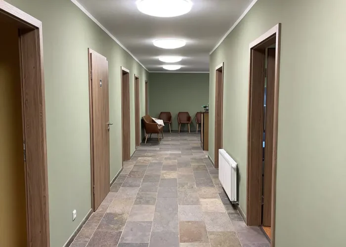 Physiotherapie Gebäude Genesium Flur